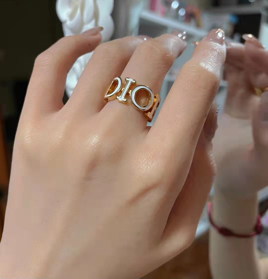 迪家/d家22新款cd字母白色滴胶珐琅开口指环女黄铜材质编绳款戒指