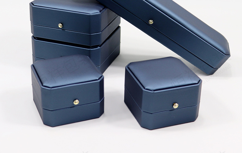 新款八角触感pu皮珠宝首饰盒简约现代戒指饰品盒手镯项链包装盒