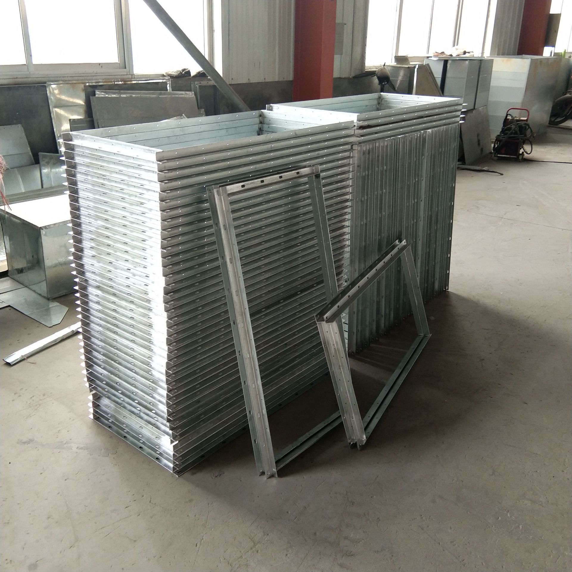 镀锌角铁法兰螺旋风管角钢法兰不锈钢风管法兰冲压打孔连接法兰