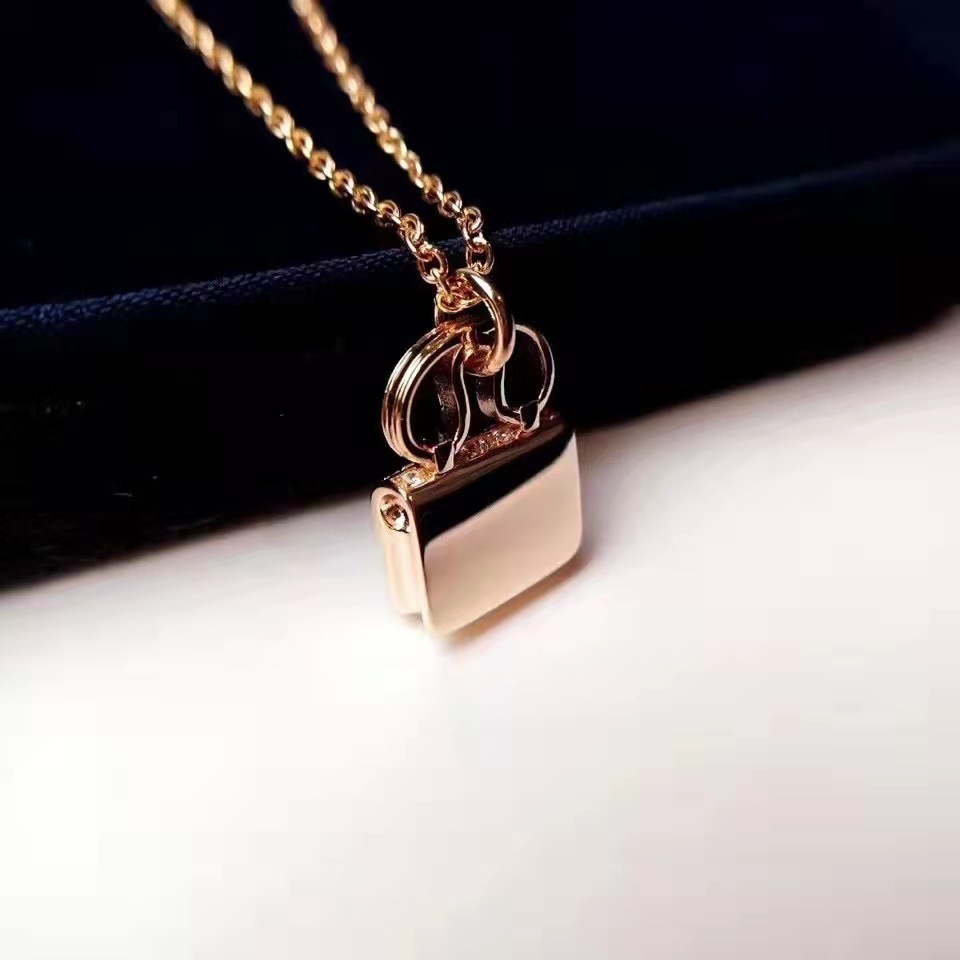 爱马仕包包项链女925纯银h字母吊坠满钻网红锁骨链工厂直供跨境