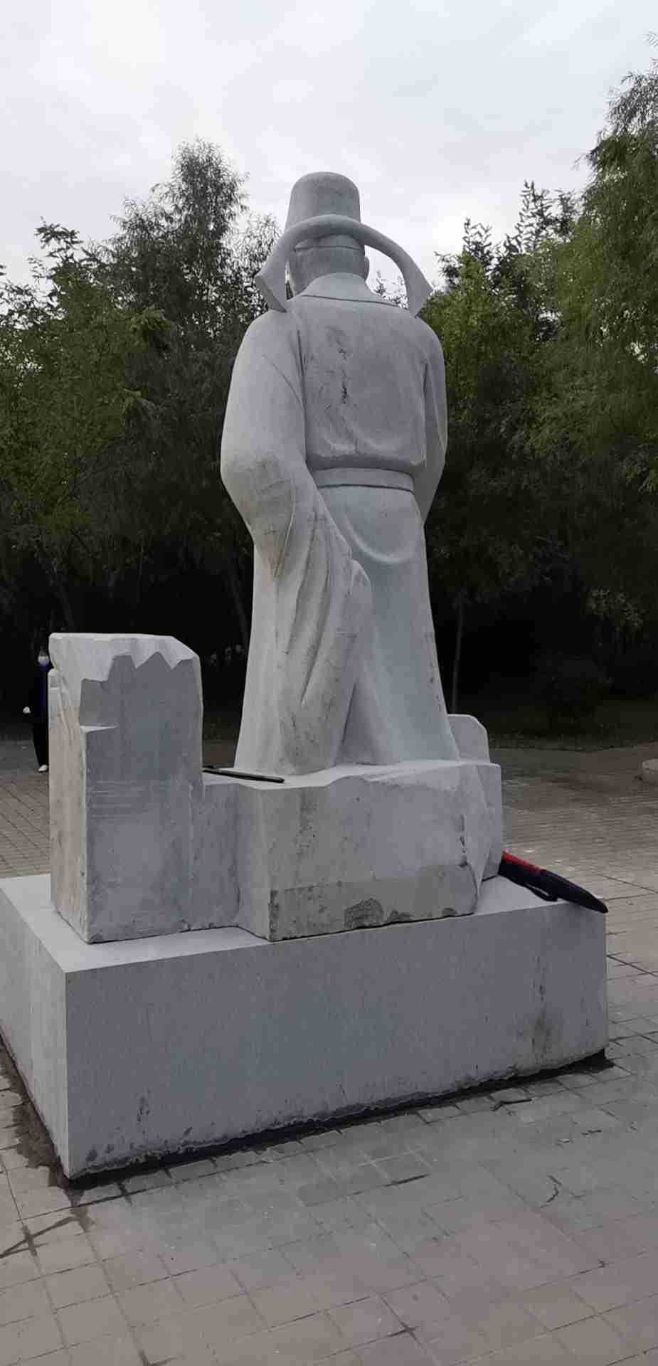 花岗岩芝麻白人像雕塑石材雕刻人像