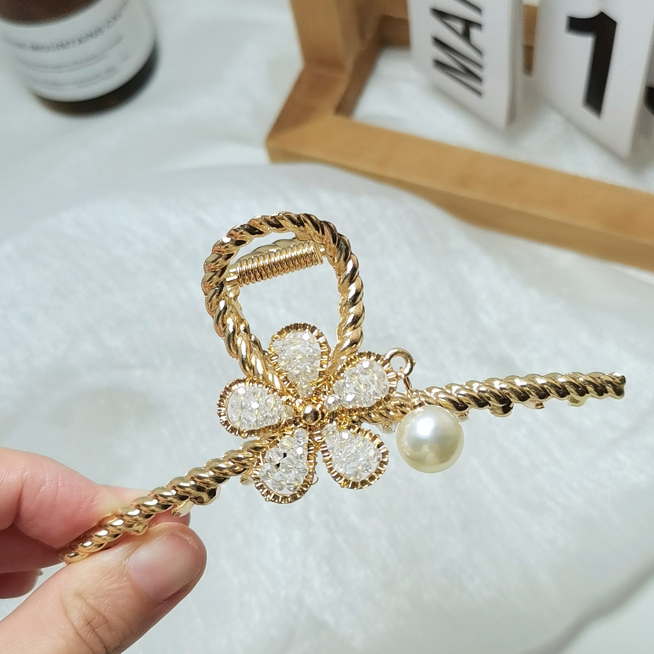 韩国新款金属花朵发夹后脑勺气质抓夹鲨鱼夹女高级感发卡夹子头饰