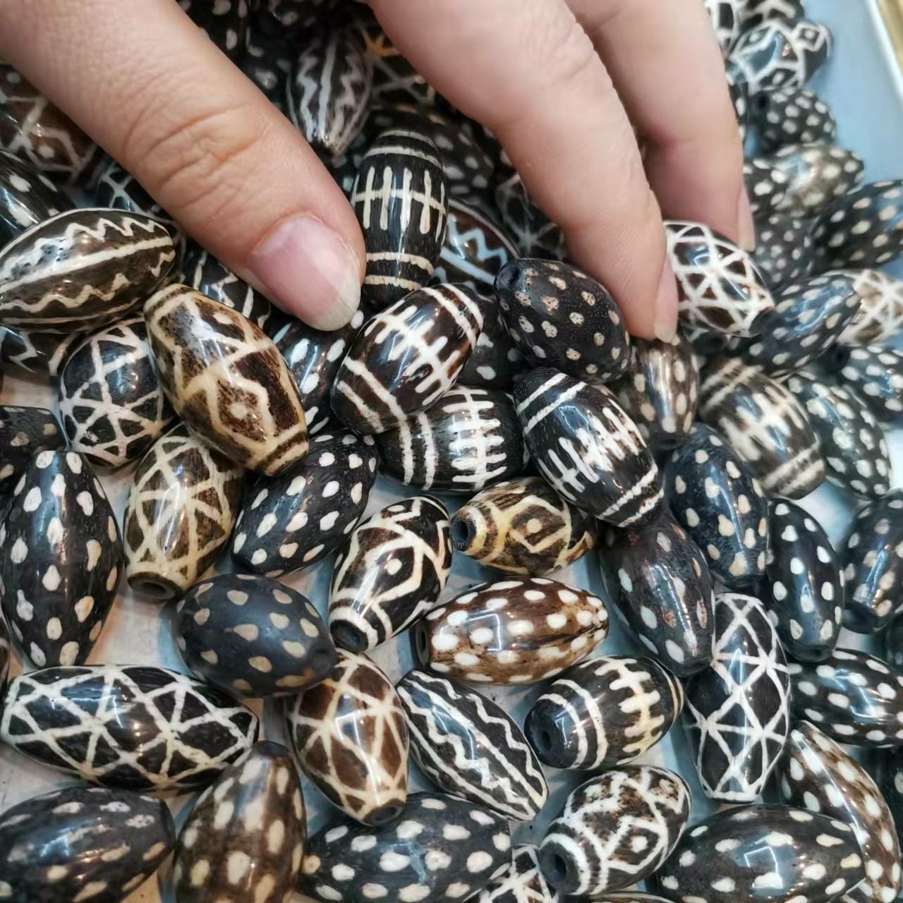 正宗硅化木邦提克木化石地珠天珠旁系民族风格喜马拉雅山脉周边