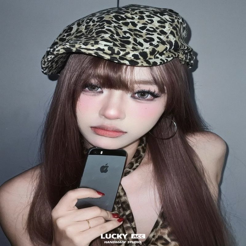 千禧辣妹风豹纹前进帽复古奶牛纹帽子鸭舌帽女2024新款小众报童帽