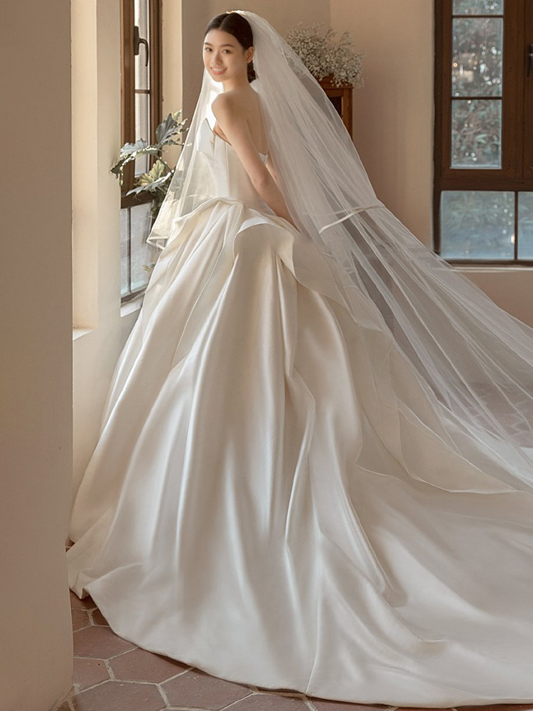 0成交2件抹胸缎面婚纱礼服2022新款新娘森系超仙梦幻法式赫本复古拖尾