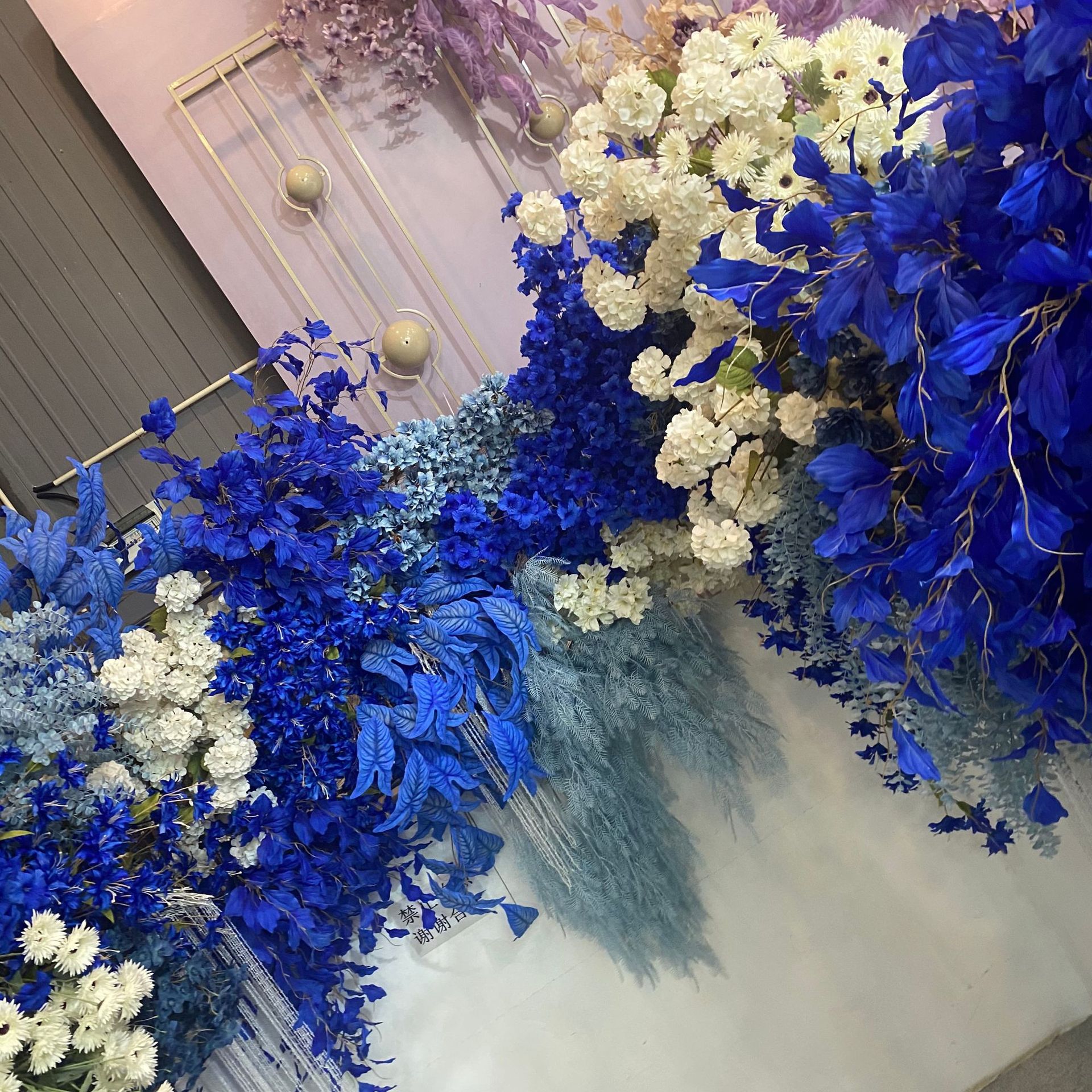 克莱因蓝色系 纯正蓝色宝石蓝婚庆仿真花装饰插花挑高吊顶地排花