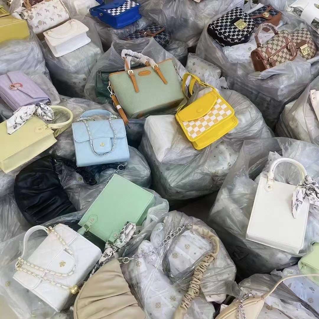 广州外贸尾货女包杂款直播手提包包库存包地摊夜市货源处理批发