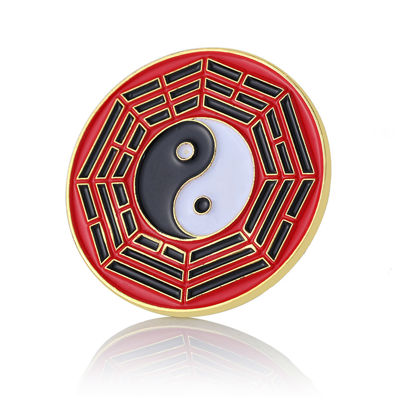 创意中国风万字符太极胸章挂件金属彩绘道教佛教八卦胸针徽章定制