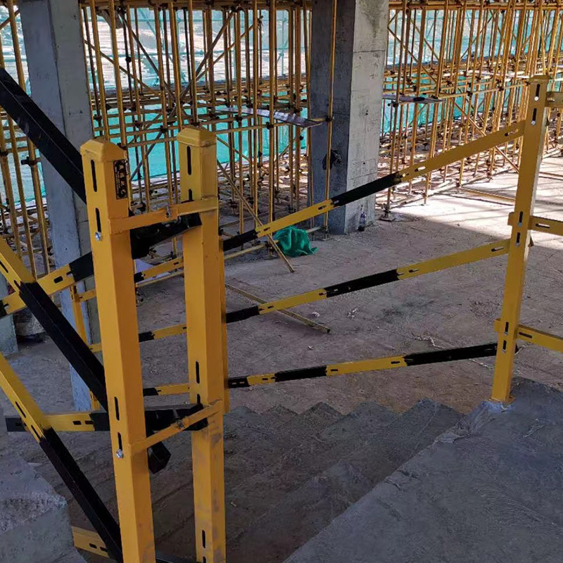 标准化楼梯立杆防护栏 建筑工地楼梯立杆 方管冲孔临边防护立柱