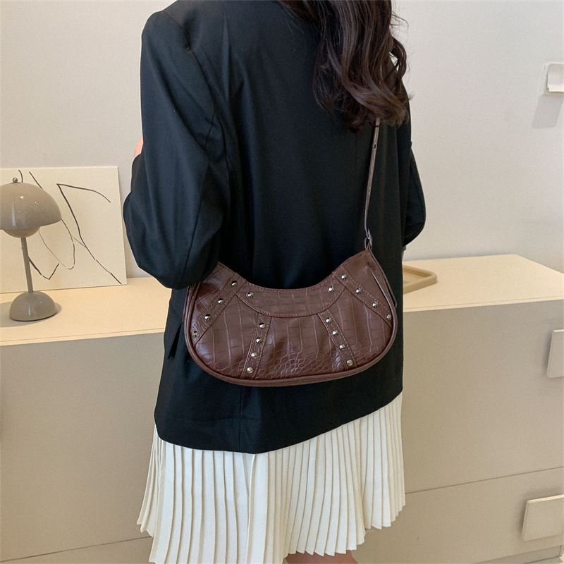 Trendy Texture Rivet Half-Month Bag Women's Bag 2023 Spring Fashion Popular Stone Pattern Underarm Shoulder Messenger Bag