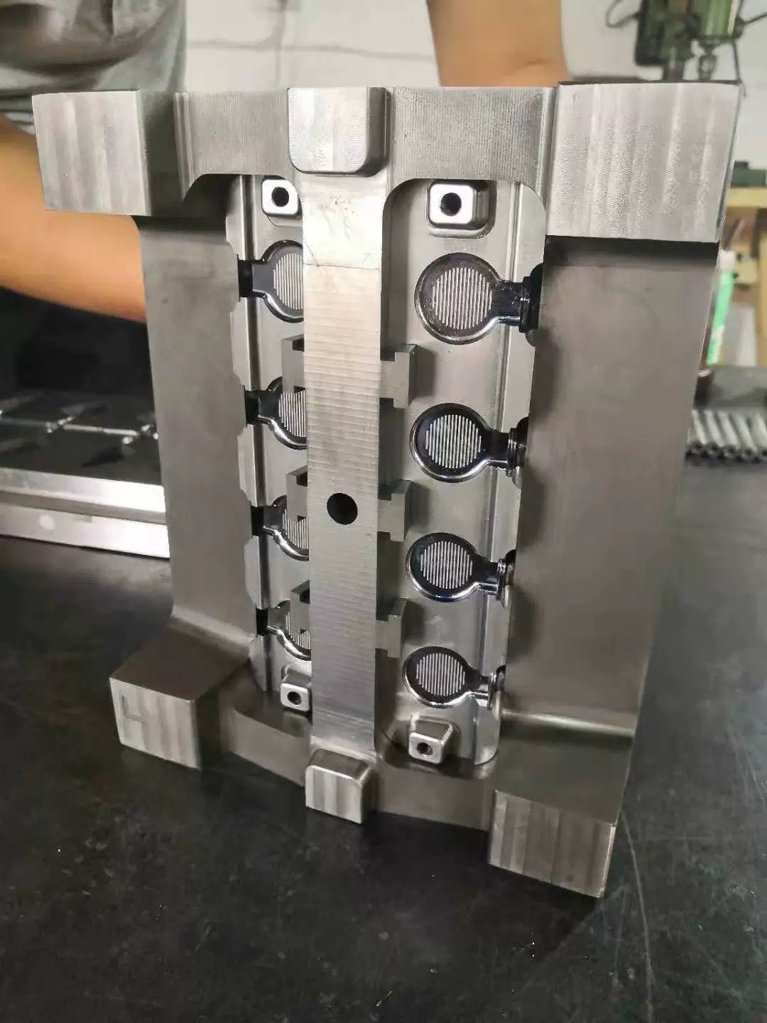 专业化妆品包材模具厂商 泡沫泵头帽注塑机优质精密注塑模具