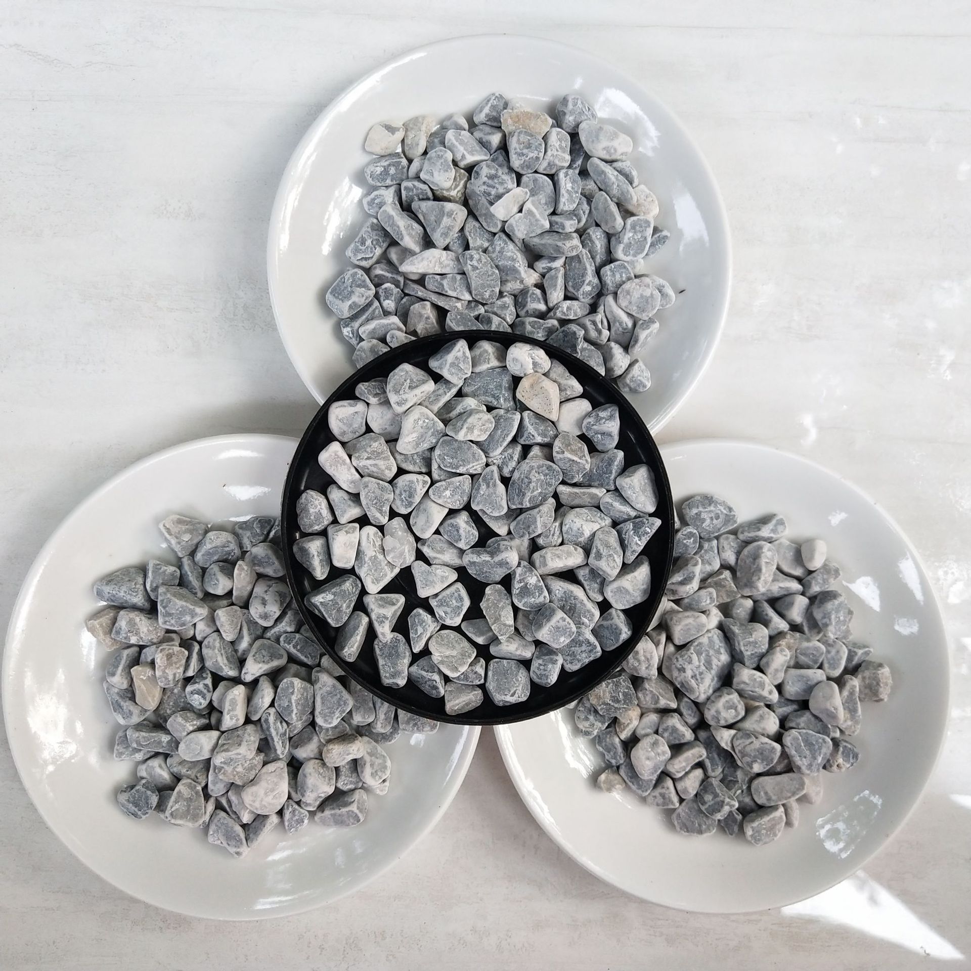 厂家批发灰色水洗石子透水地坪胶粘石浅灰色洗米石庭院枯山水造景