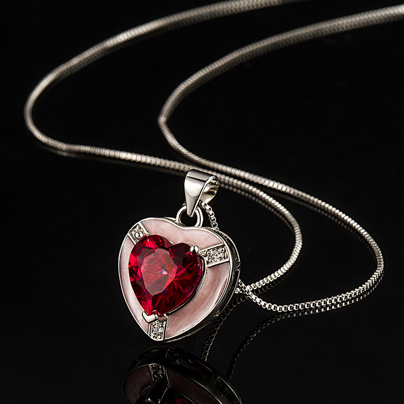璀璨鸽血红宝石心形吊坠甜美桃心红刚玉锆石高定珠宝项链一件代发
