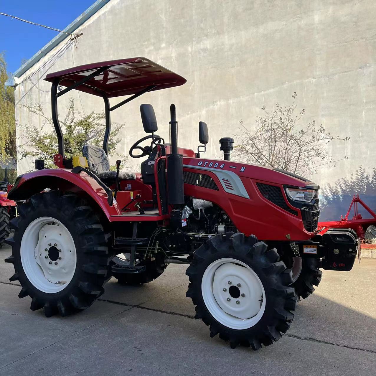 大棚里用的四轮拖拉机价格农用大型四轮拖拉机采购四轮拖拉机型号