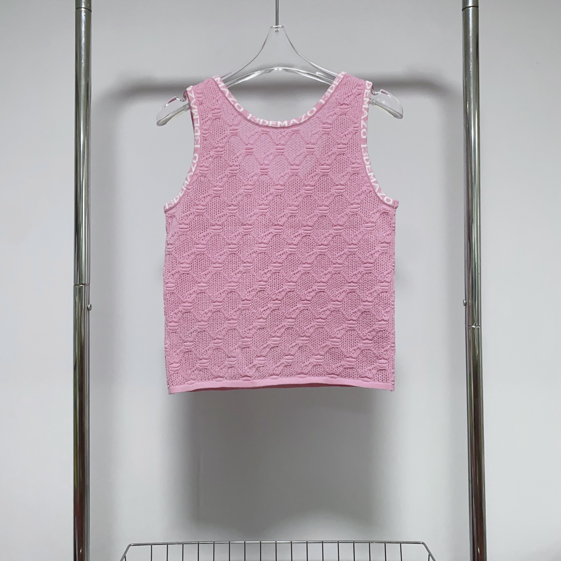 2024年新款针织背心女款立体装饰镂空背心字母提花无袖上衣-阿里巴巴