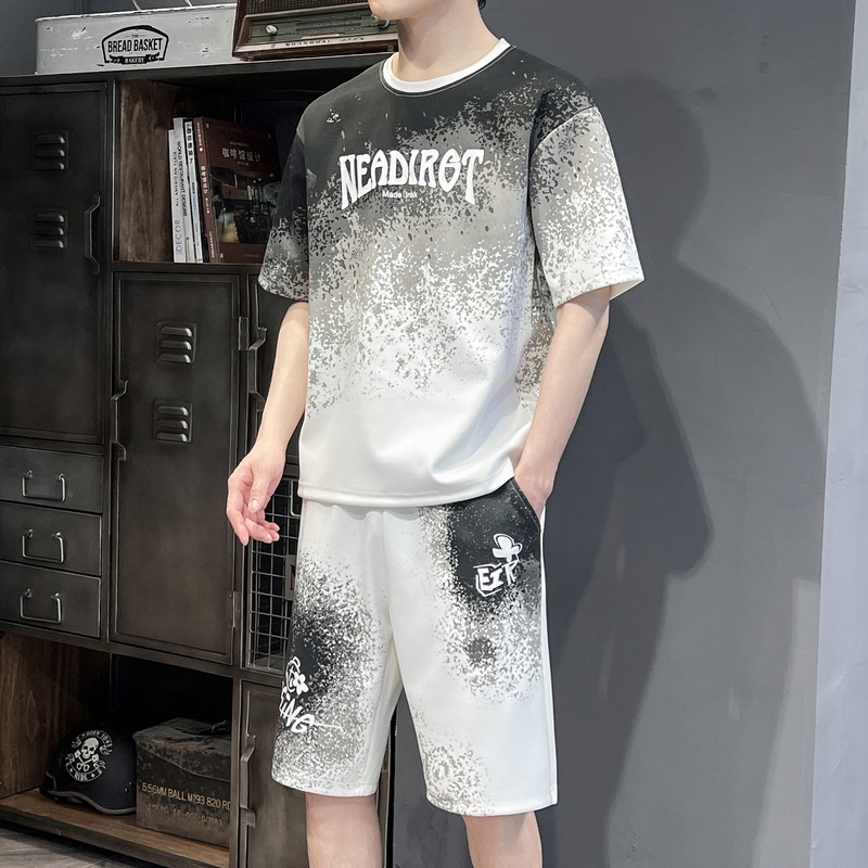 青少年夏季宽松薄款短袖t恤男休闲运动套装学生帅气搭配一套夏装