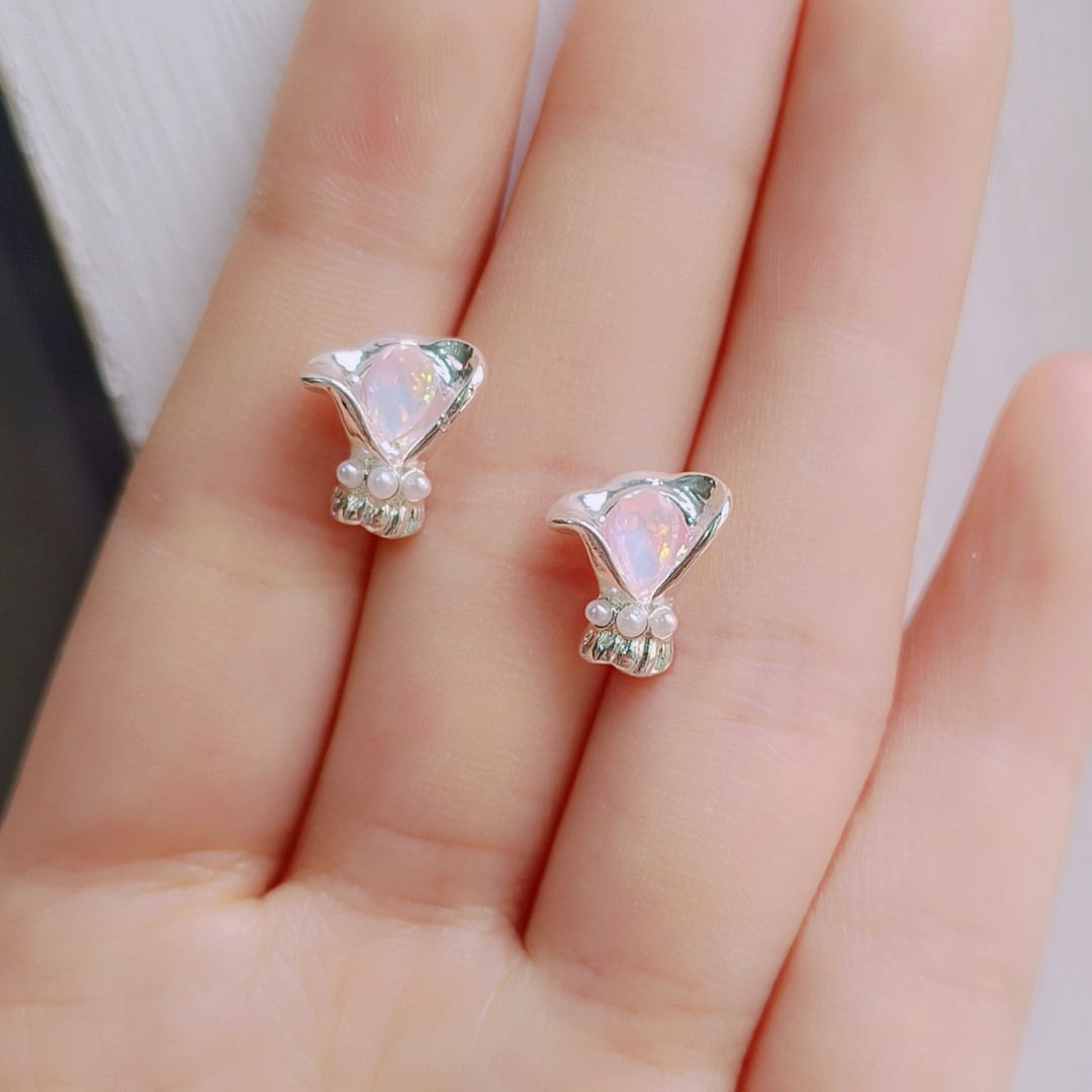 Sweet Niche Korean Style Small Romantic Pink Color Opal Bouquet Stud Earrings for Women Ins All-Match Advanced Design Earrings