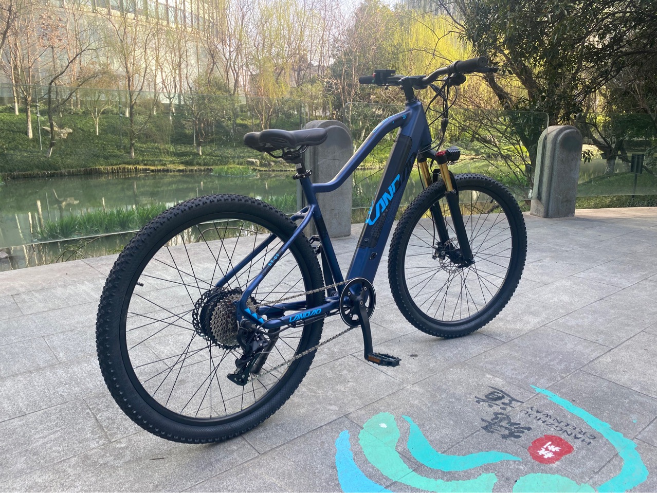 28寸2.5轮胎内置锂电铝合金助力电动自行车液晶屏禧玛诺9速-阿里巴巴