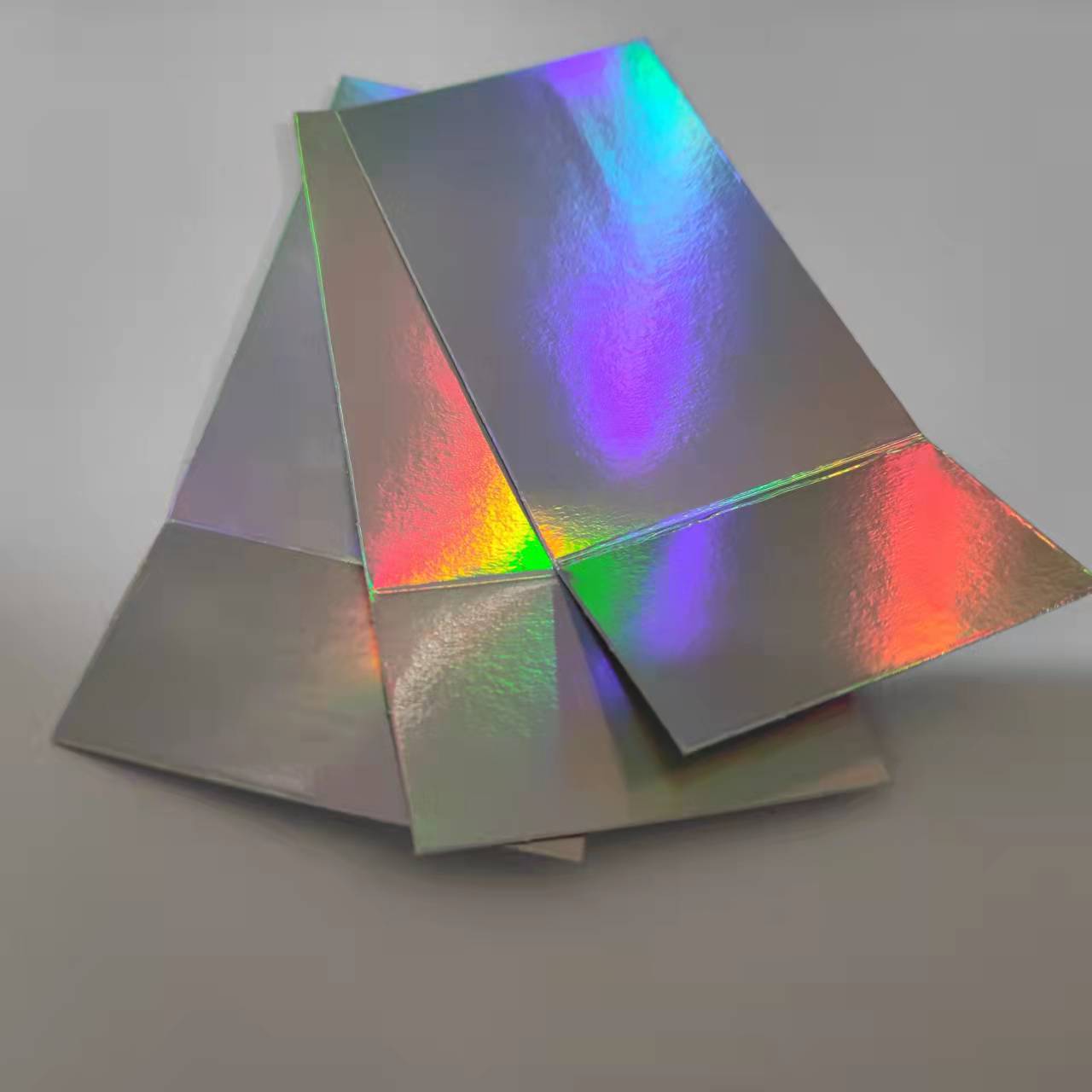 275镭射银卡纸中圆点镭射圆点现货金属卡纸250现货卡纸