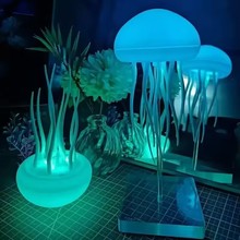 新款创意游动声控水母灯全彩变色5V充电氛围小夜灯悬浮蘑菇装饰灯