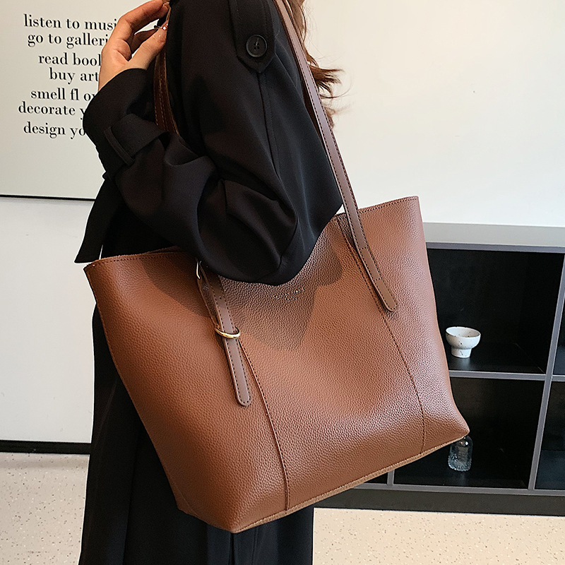 Large Capacity Bag Women's Autumn and Winter 2022 New Fashion Casual Shoulder Bag Simple Textured Women's Commuter Tote