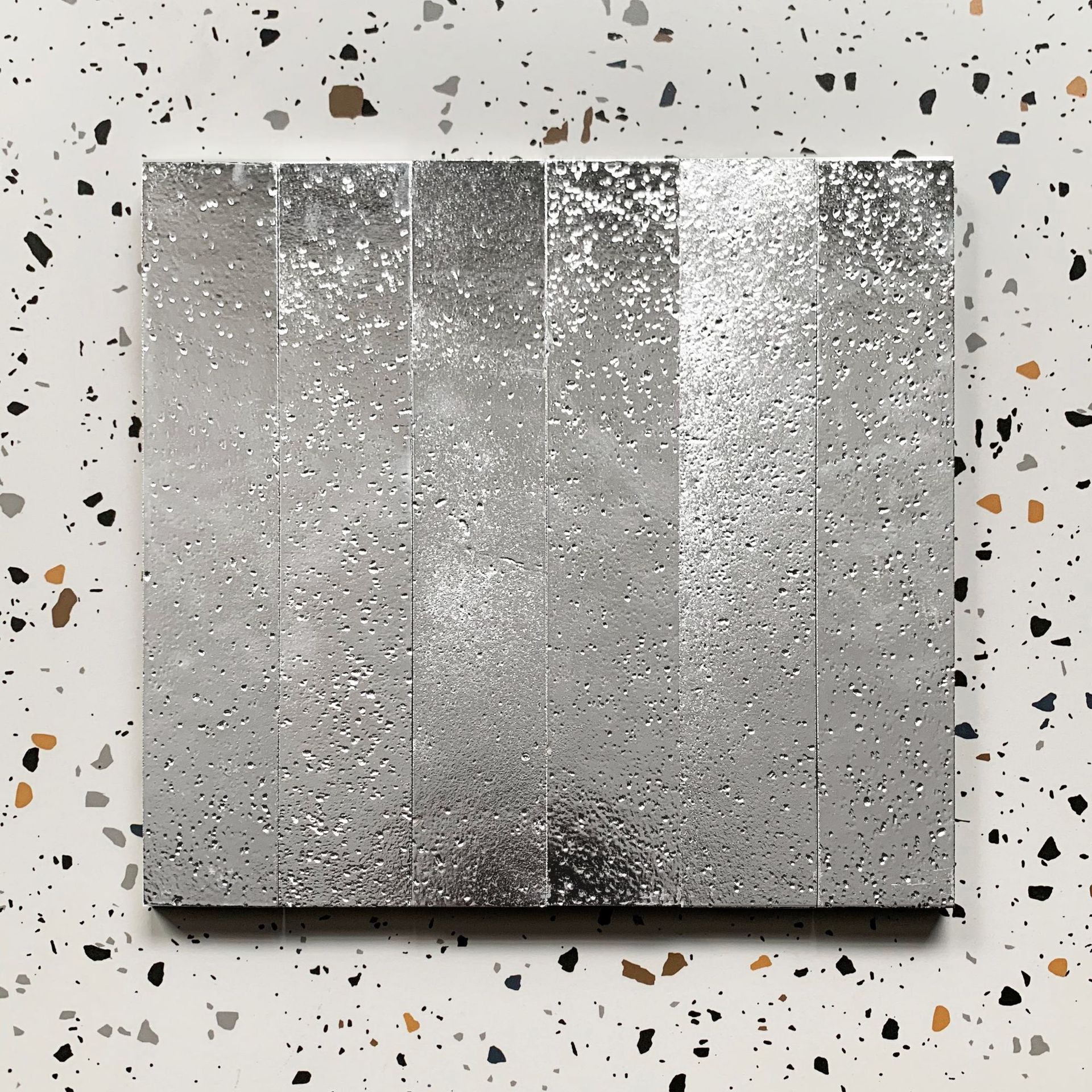 喜茶金属釉面砖电镀银色石材瓷砖工业风卫生间墙砖工装艺术手工砖