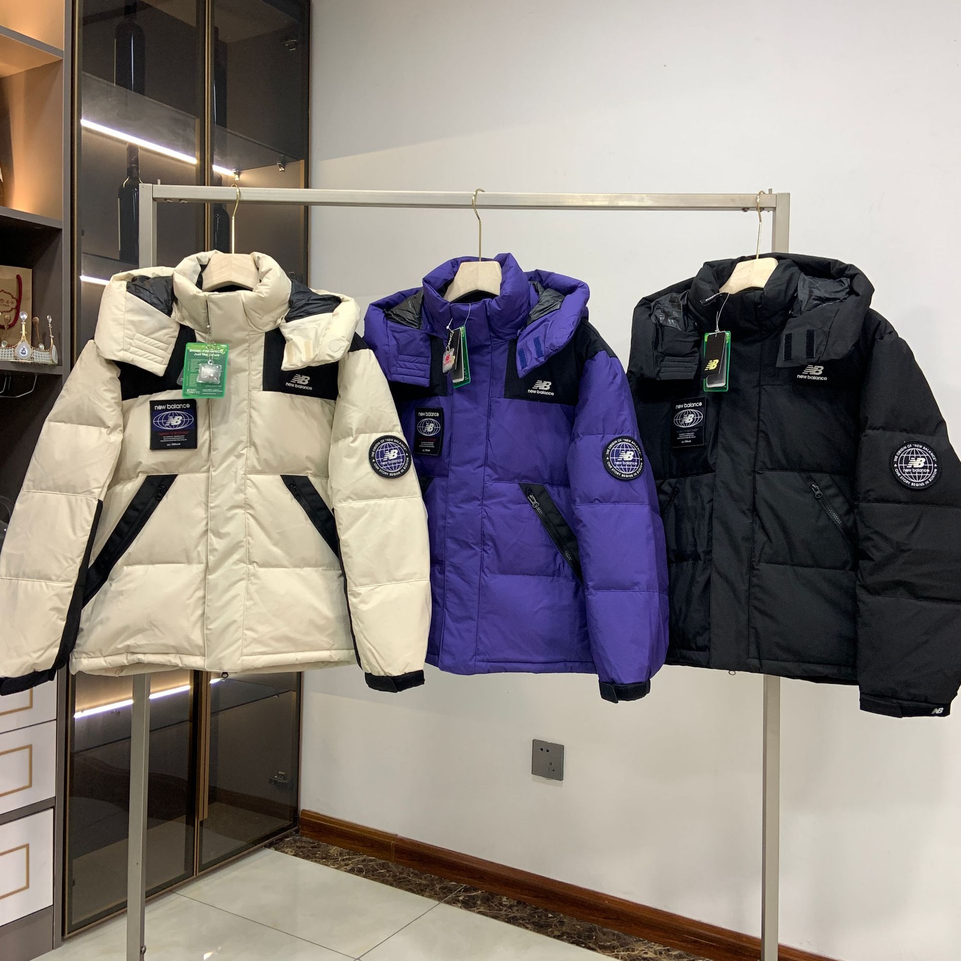 22冬季nb地球羽绒服魔术贴韩系风情侣款宽松型休闲白鸭绒外套