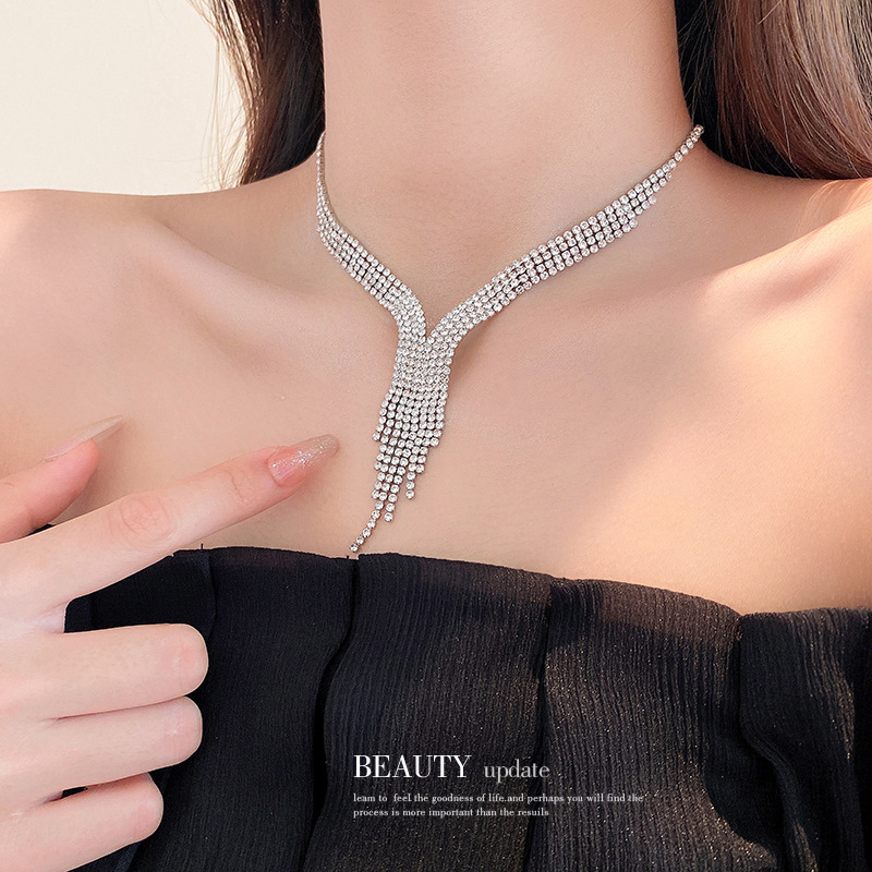 European and American Exaggerated Diamond Tassel Necklace Earrings Two-Piece Set Fashionable Light Luxury Elegant Clavicle Chain High-Grade Necklace for Women