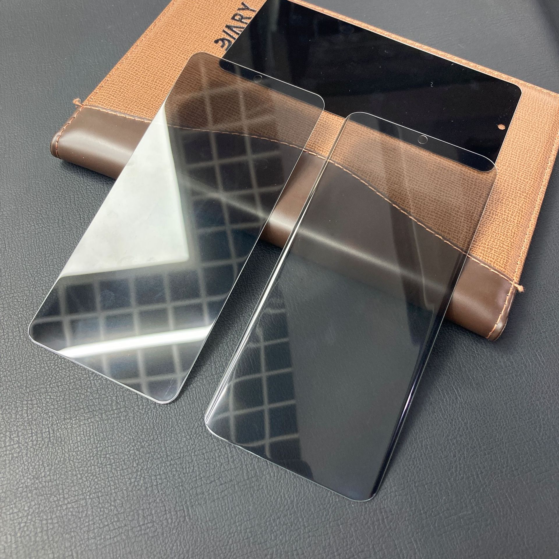 28度防窥角度工艺:版型尺寸微缩,不会顶壳28度防窥uv防窥膜三星s21