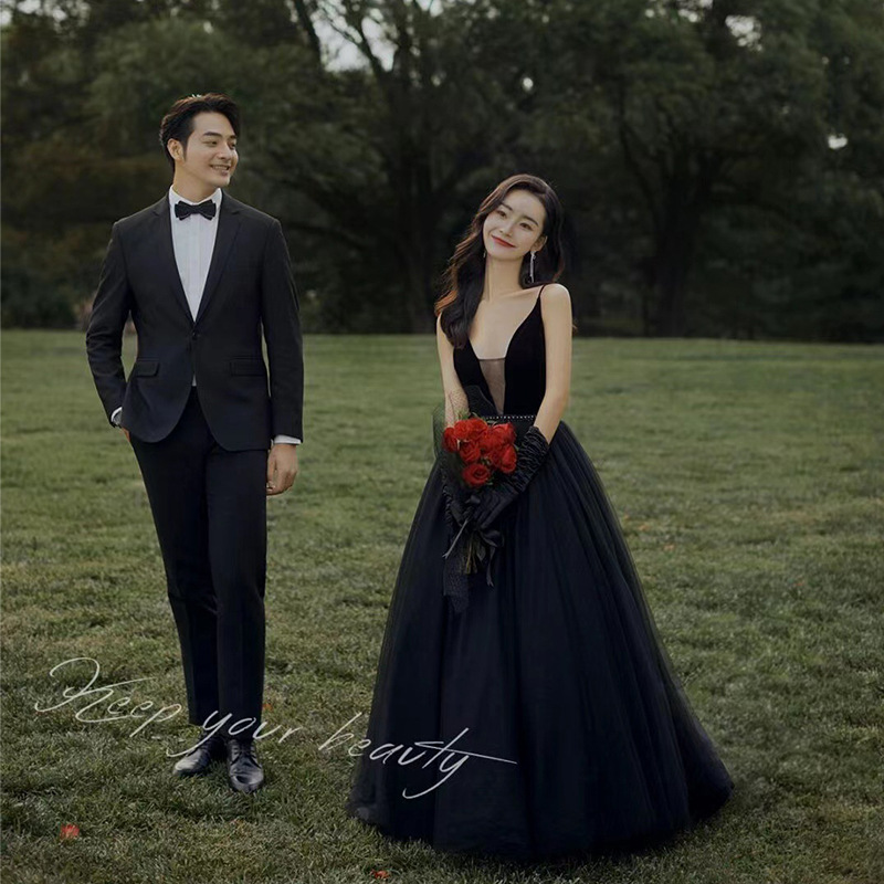 新款影楼主题服装情侣森系轻奢旅拍街拍黑色婚纱拍照摄影写真礼服