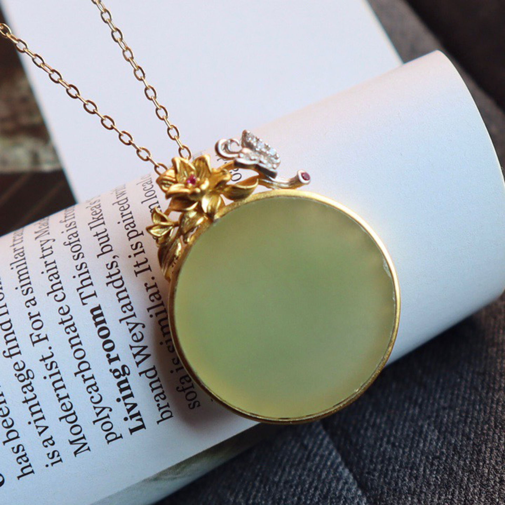 沁洛925银镶嵌天然和田玉青海青圆牌吊坠复古荷花设计圆形项链