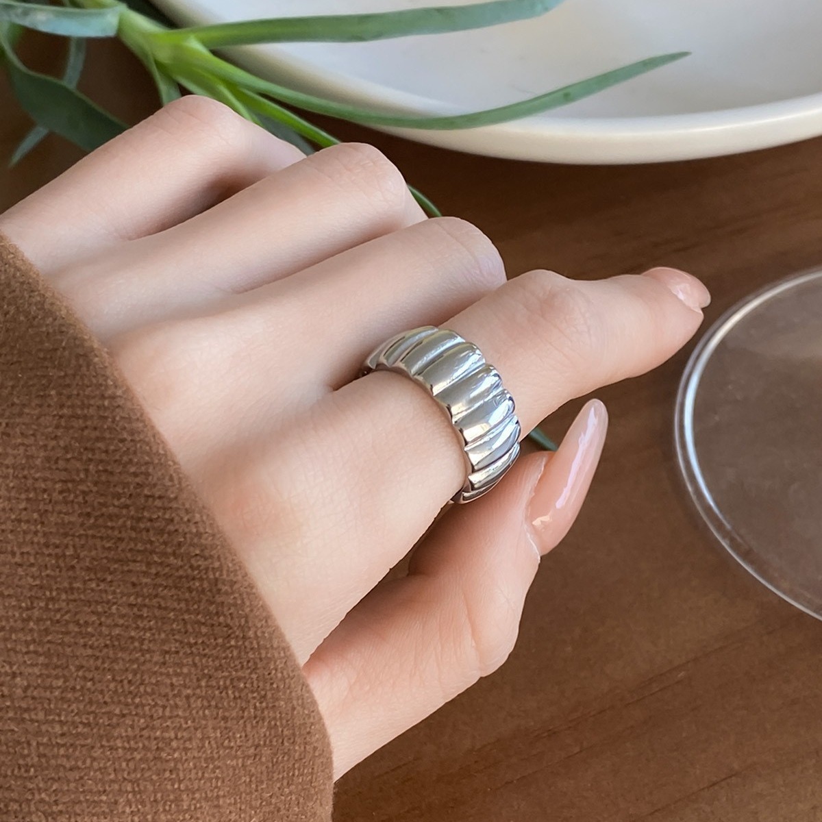 Simple Vertical Pattern Ring Female Geometric Circle Wide Side and All-Match Sweet Coocaa Mouth Ring Trending Unique Ins Index Finger Ring