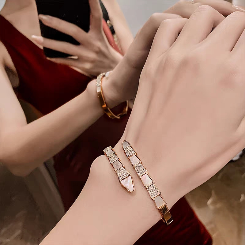 Tiktok Hot Stainless Steel 18K Rose Gold Titanium Steel Bracelet Women's Ins Design Jewelry Wholesale
