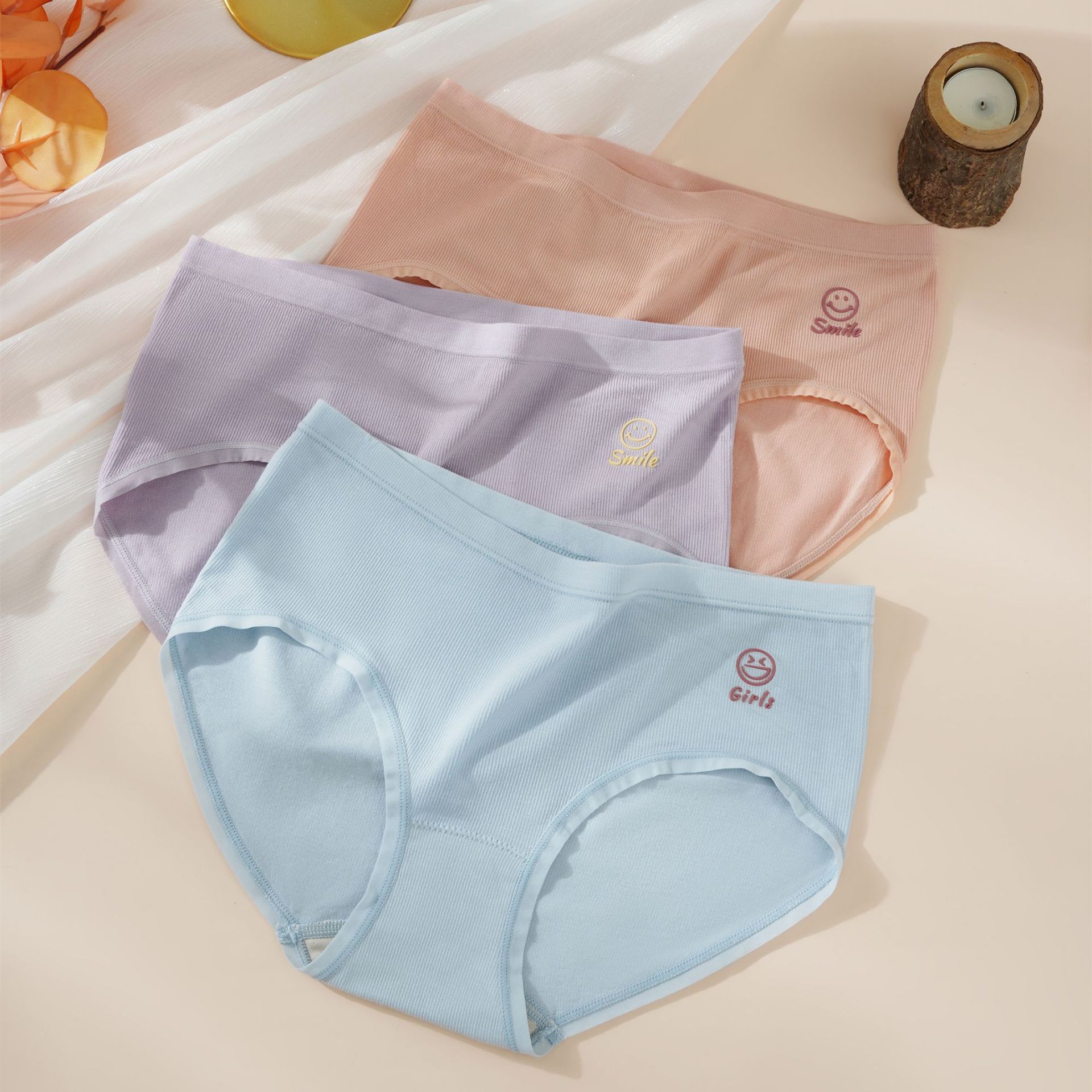 The New Nude Ammonia Modal Women's Seamless Underwear Is Fashionable, Playful and Comfortable, and Romantic 3D Smiley Face Epoxy
