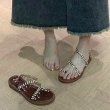 波西米亚罗马凉鞋女2024夏季新款时尚水钻珍珠夹趾平底外穿沙滩鞋