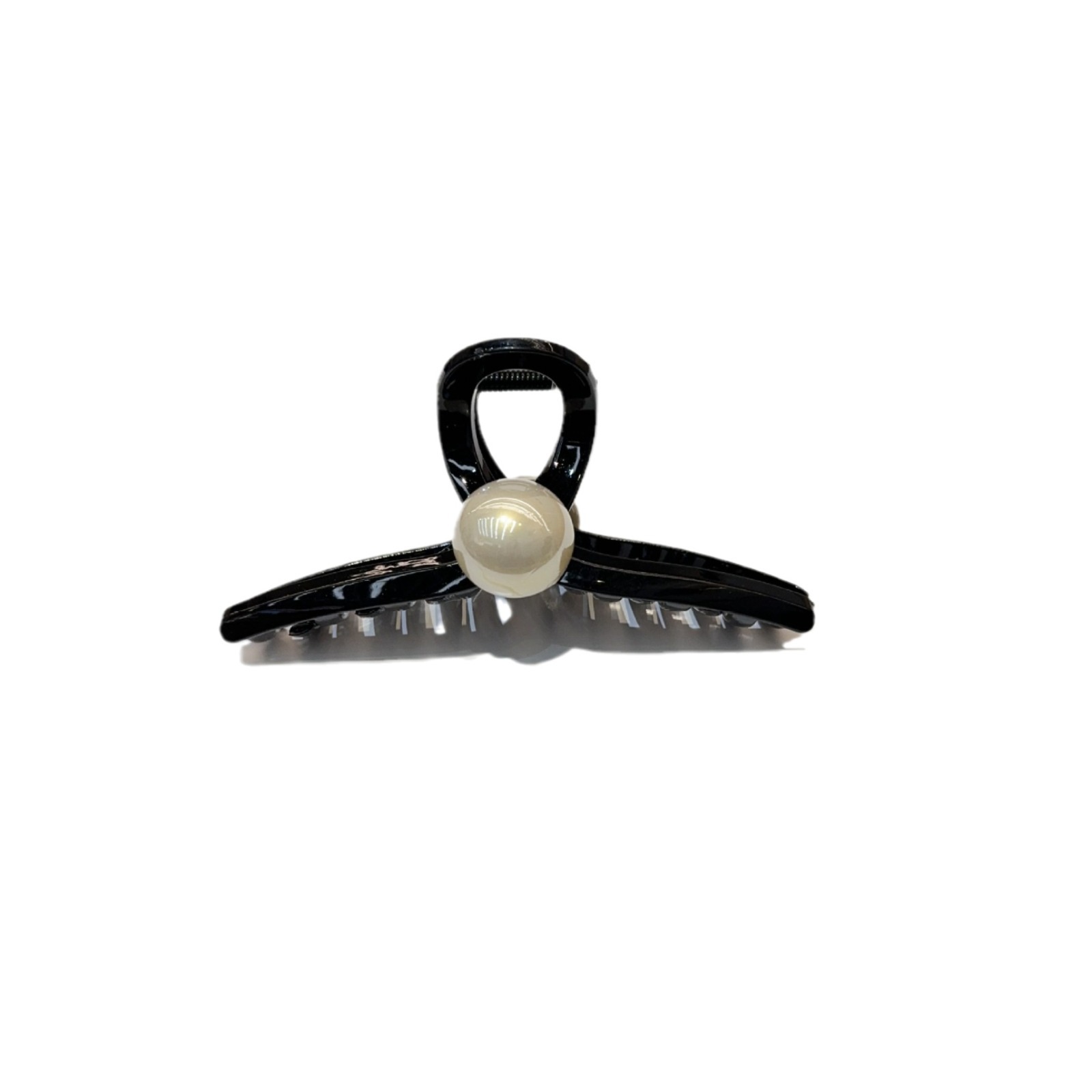 Simple Large Pearl Oversized Hair Claw Grip Female 2024 New High Sense Barrettes Female Back Head Shark Clip Hair Claw