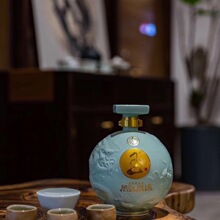 五粮-液 (玉酒双龙戏珠)浓香型52度 单瓶1L 整箱4瓶