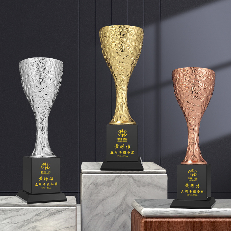 新款金属奖杯运动会公司优秀员工颁奖黑色水晶刻字金银铜奖杯批发