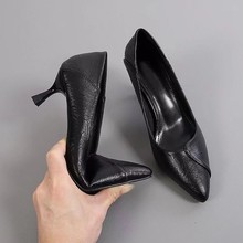 法式软皮黑色职业工作单鞋女2024年新款网红舒适细跟大码猫跟女鞋
