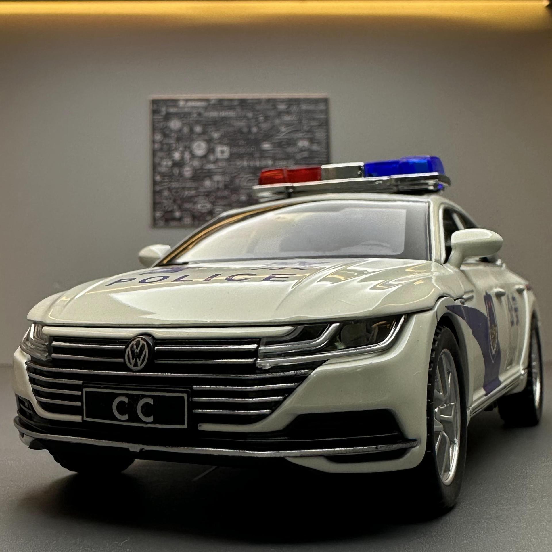车致合金车模1:32大众cc警车发声灯光回力玩具车音乐模型摆件藏品