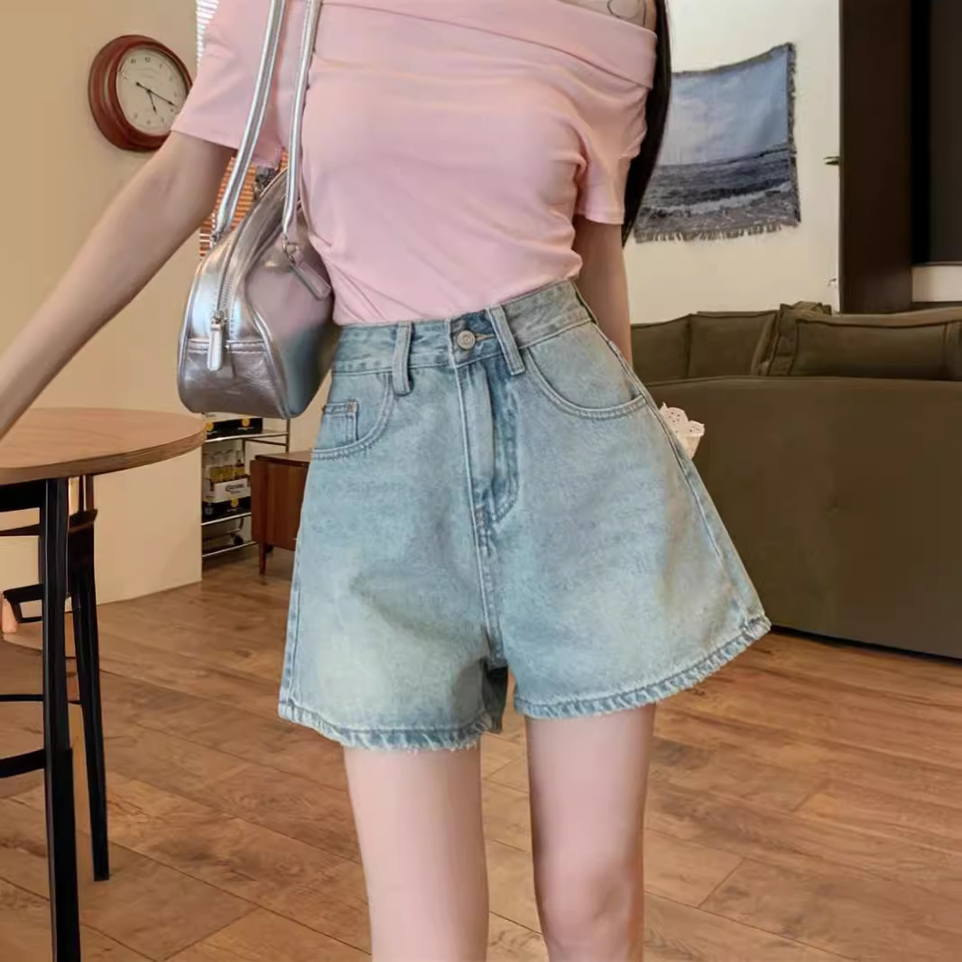 大码女装胖mm牛仔短裤2024新款夏季刺绣蝴蝶复古高腰显瘦直筒热裤