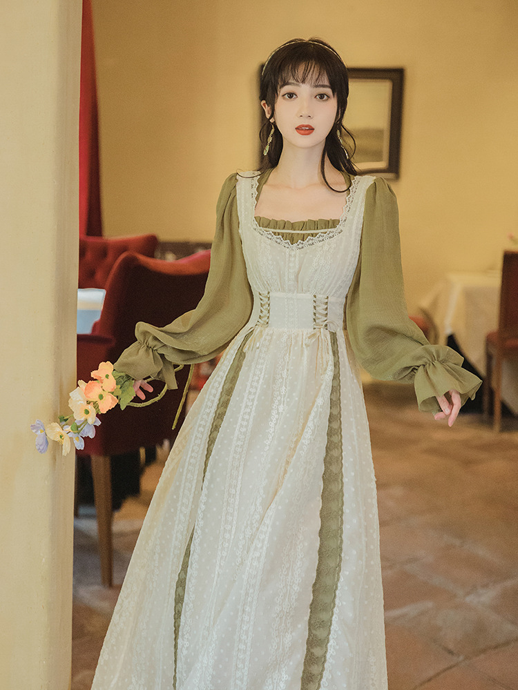 绿色连衣裙小众设计感长裙束腰田园宫廷复古法式温柔女装大码微胖