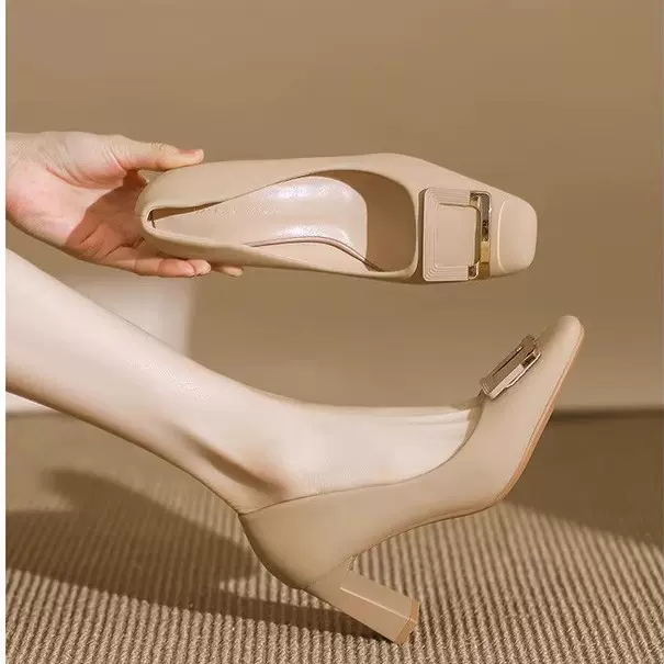 2026玛丽珍鞋金属方扣气质方头粗跟高跟鞋浅口时尚百搭单鞋小皮鞋