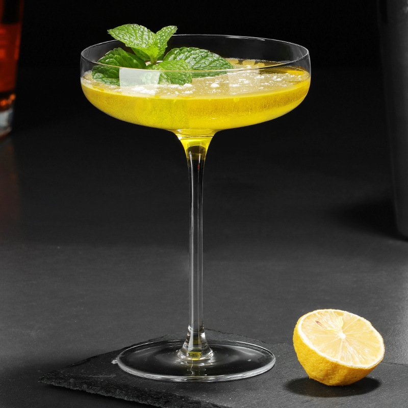 古典鸡尾酒杯 新款女士酒杯蝶形杯高脚马天尼杯塔杯 扩口香槟杯子