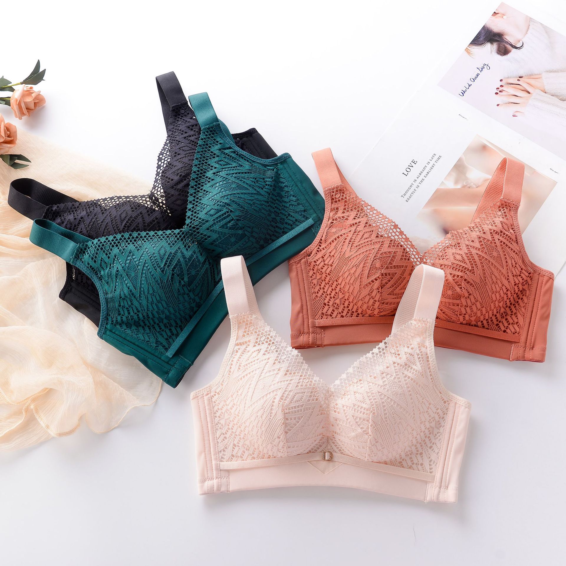 内衣女大胸显小薄款透气文胸无钢圈聚拢收副乳上托调整型大码胸罩