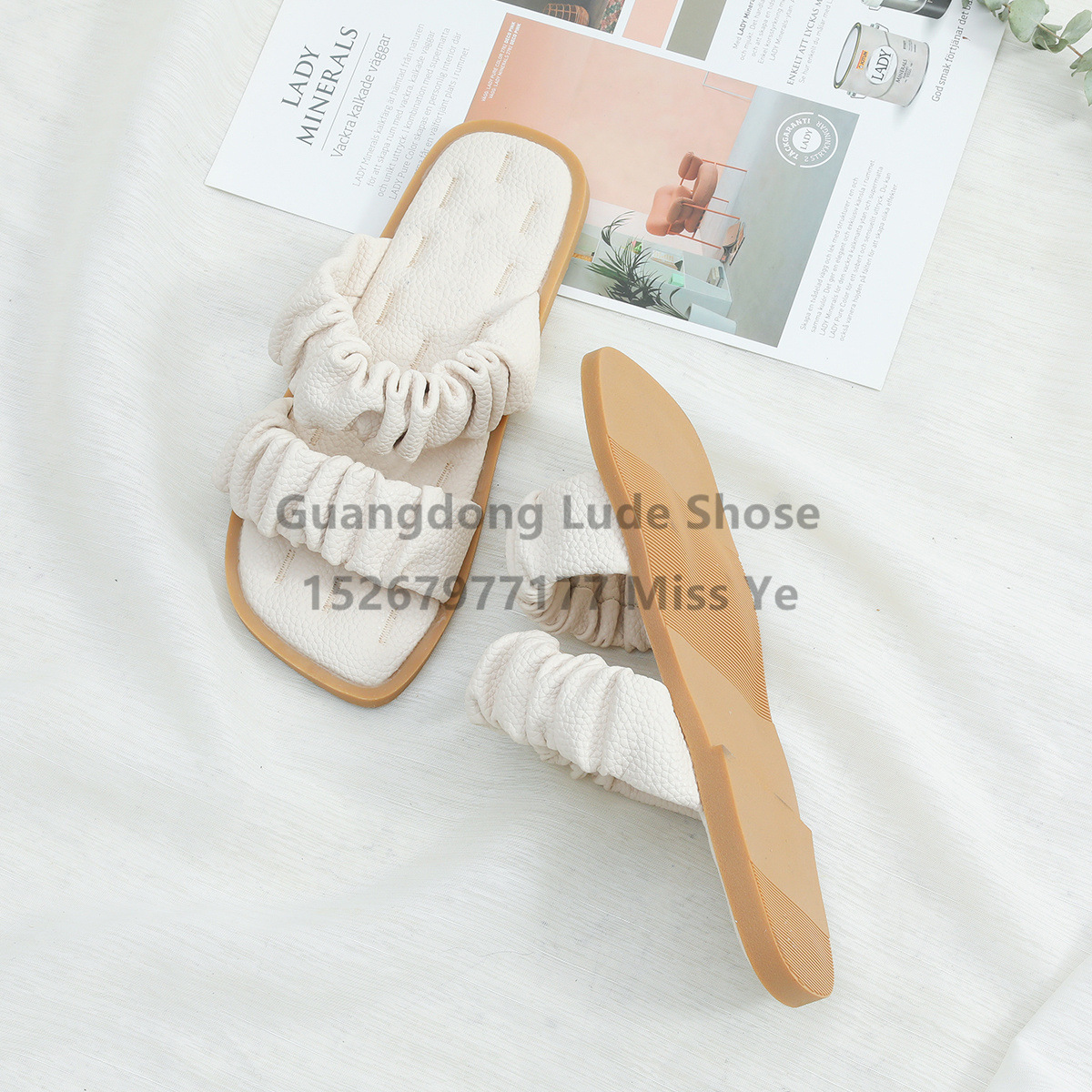 new sandals women‘s summer outdoor slippers fashion casual flat beach shoes simple soft bottom slippers guangzhou women‘s shoes