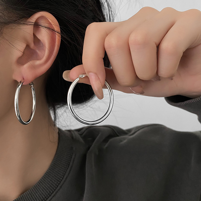 Silver Needle European and American Elegant Metal Plain Ring Geometric Earrings Simple Fashion Ear Studs Earrings Light Luxury High-Grade Earrings for Women