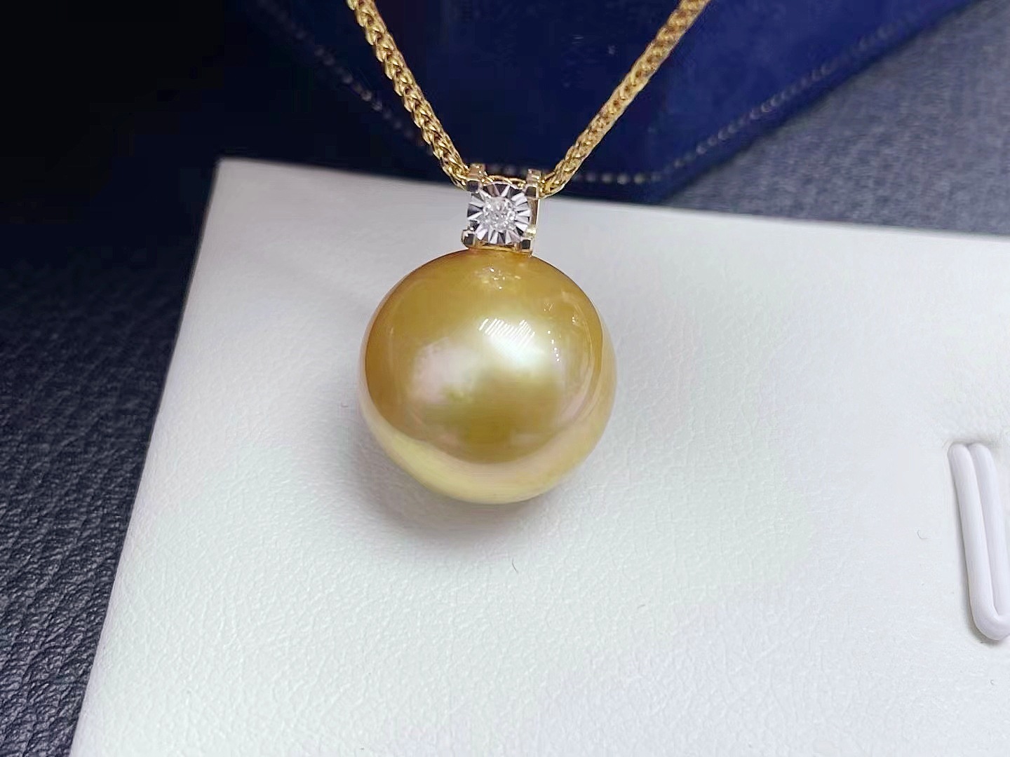 浓金色18k金钻石吊坠13-14正圆微生长纹纯天然南洋海水金珠小众