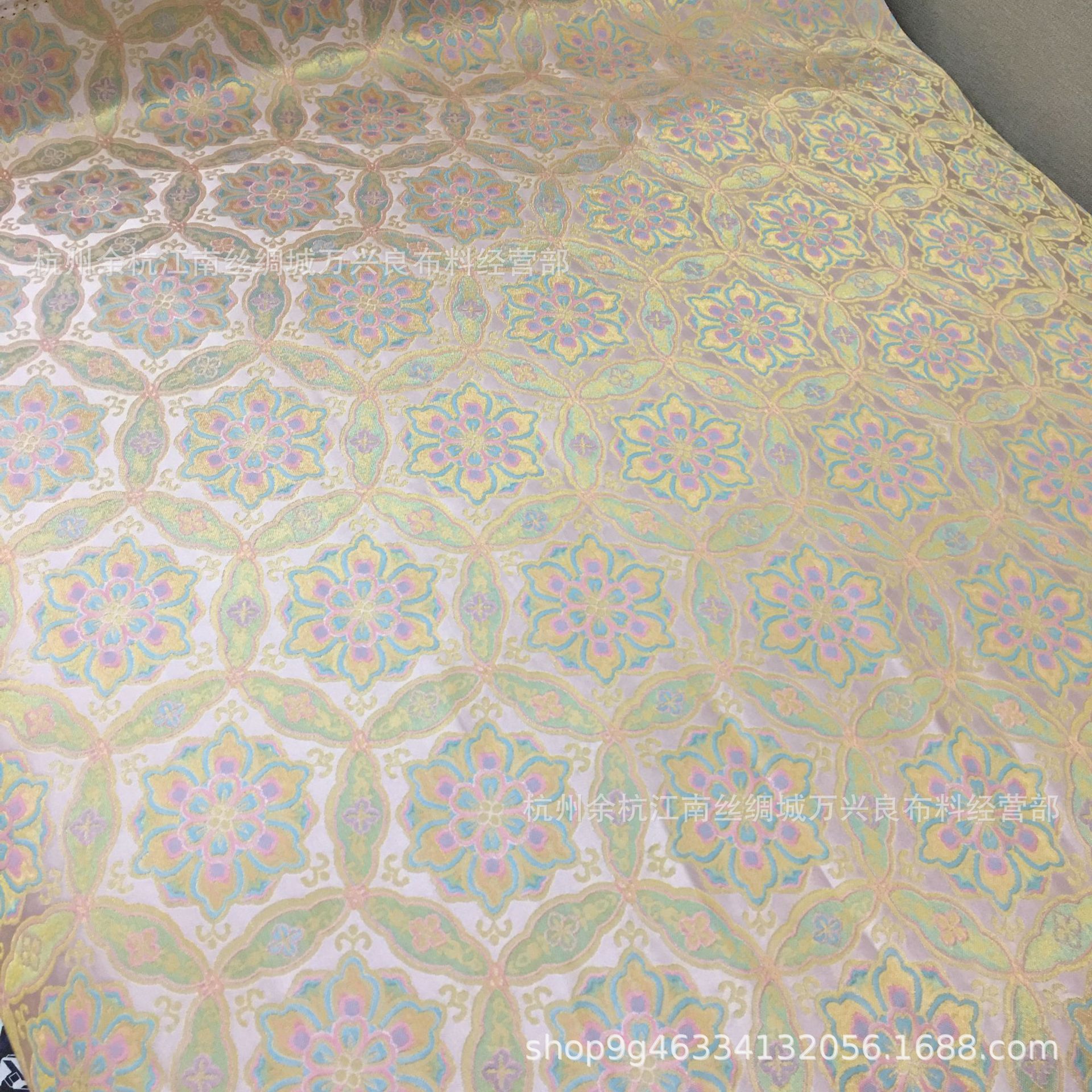 流光溢彩敦煌宝相花中式圆金织金上衣布料仿宋锦提花汉服服装面料