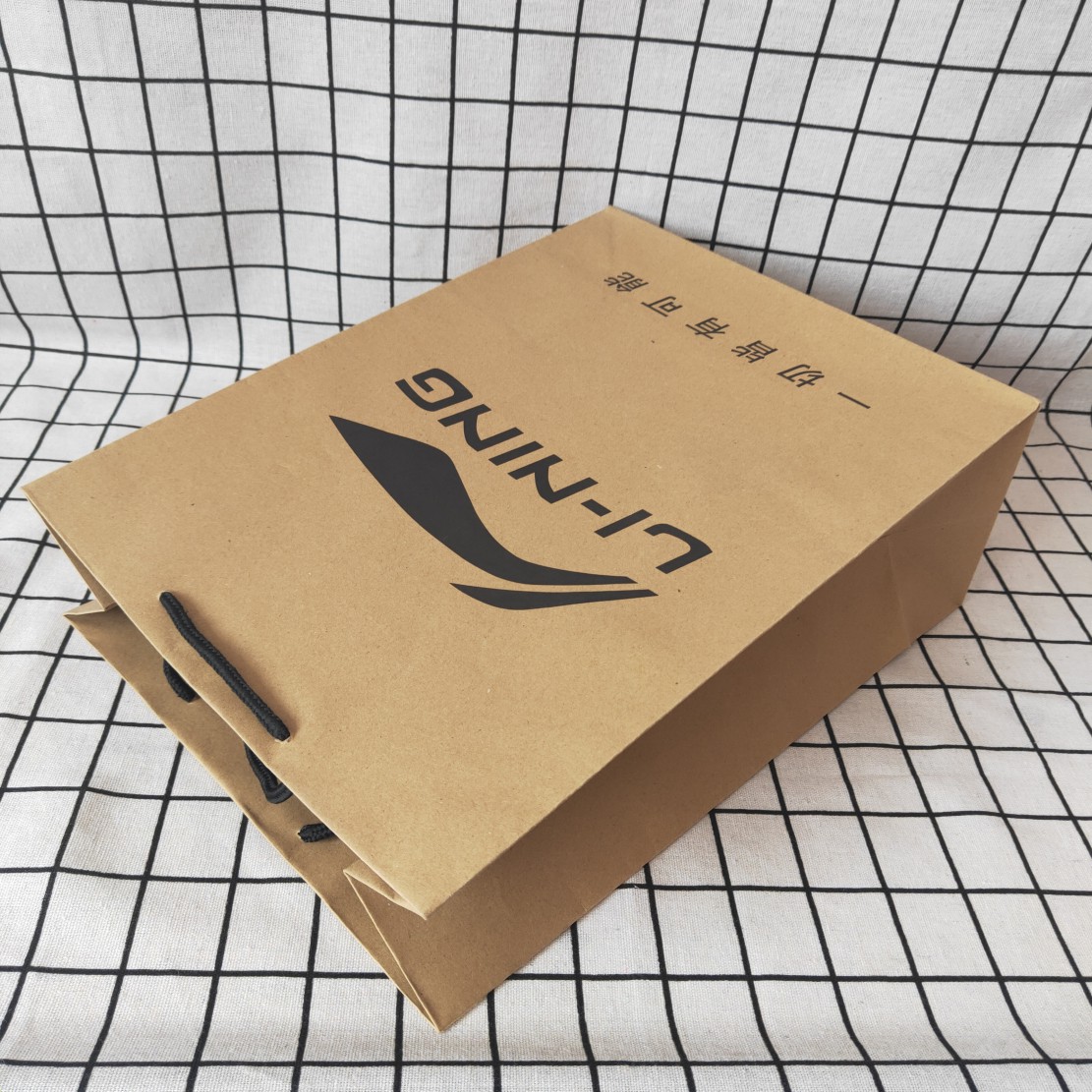 用于李宁牛皮纸袋手提袋 潮牌鞋服购物袋礼品袋 lining环保加大中